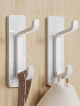Load image into Gallery viewer, Self Adhesive Hooks, Extra Sticky and Strong, Hanging up to 6KG, Heavy Duty Stick on, No-Nail Hook for Back of Door, Black, 4 Pack