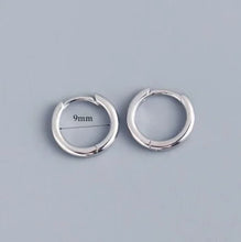 Load image into Gallery viewer, 2PCS Tiny Stainless Steel Huggie Small Hoop Earrings For Women Round Circle Punk Unisex Rock Earring Cartilage Piercing Jewelry
