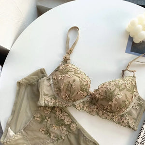 Light Luxury Women’s Bra Flower Embroidery Lace Steel Ring Small Chest Support