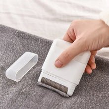 Load image into Gallery viewer, Mini Lint Remover Sweater Clothes Shaver Fuzz Pellet Trimmer Manual Laundry Tool