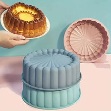 Load image into Gallery viewer, Silicone Cake Pan Round DIY Baking Mold High Temp Resistant Kitchen Baking Tool