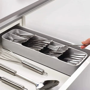 Expandable Cutlery Tray! Adjustable Silverware Organizer