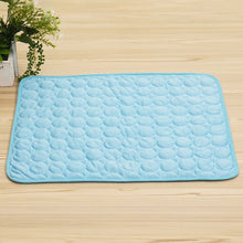 Load image into Gallery viewer, Pet Summer Cooling Ice Mat Breathable Dog Bed Cat Cooling Pad Pet Supplies