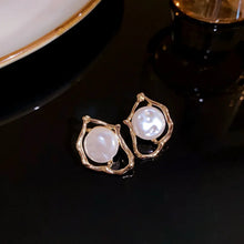 Load image into Gallery viewer, Imitation Pearl Earrings For Women Heart Round Stud Earrings Elegant Love Ear Stud Party Wedding Jewelry Valantine Day Gifts