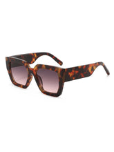 Load image into Gallery viewer, Fashionable Square Sunglasses Simple Classic Design Versatile for Multiple Scenarios