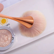 Load image into Gallery viewer, : 4 Pc Makeup Brush Set! Powder, Blush, Highlighting, Soft