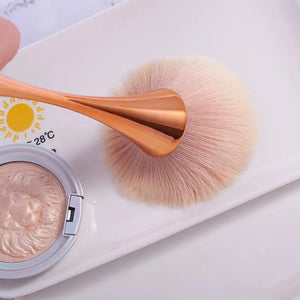 : 4 Pc Makeup Brush Set! Powder, Blush, Highlighting, Soft