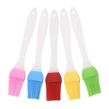 Load image into Gallery viewer, Flour pastry brush can be disassembled silicone cake brush Baking utensil brush Kitchen brush Silicone oil brush barbecue brush