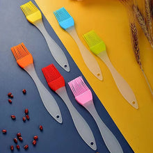 Load image into Gallery viewer, Flour pastry brush can be disassembled silicone cake brush Baking utensil brush Kitchen brush Silicone oil brush barbecue brush
