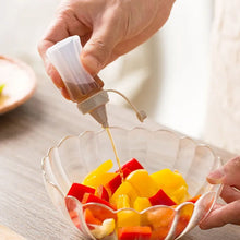 Load image into Gallery viewer, 4pcs Plastic Sauce Squeeze Bottle Mini Seasoning Box Salad Dressing Containers Outdoor Portable Barbecue Spice Jar Kitchen Tool