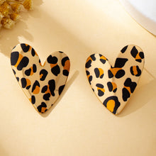 Load image into Gallery viewer, A Pair of Women's Earrings, Smooth Irregular Heart-Shaped Earrings, Suitable for Daily Wear and Vacation Wear