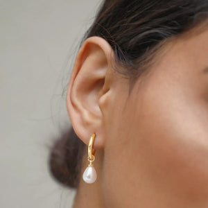 Geometric Round Pearl Earrings for Women – Golden Yellow Bronze Plated Jewelry