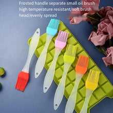 Load image into Gallery viewer, Flour pastry brush can be disassembled silicone cake brush Baking utensil brush Kitchen brush Silicone oil brush barbecue brush