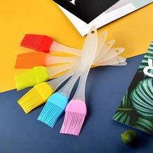 Load image into Gallery viewer, Flour pastry brush can be disassembled silicone cake brush Baking utensil brush Kitchen brush Silicone oil brush barbecue brush