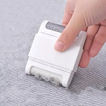 Load image into Gallery viewer, Mini Lint Remover Sweater Clothes Shaver Fuzz Pellet Trimmer Manual Laundry Tool