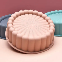 Load image into Gallery viewer, Silicone Cake Pan Round DIY Baking Mold High Temp Resistant Kitchen Baking Tool