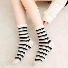 Load image into Gallery viewer, Happy Face Crew Socks - Cartoon Cat Mid Tube Women&#39;s Stockings