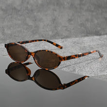 Load image into Gallery viewer, 1 Pair of Y2K Style Classic Oval Frame Men's and Women's Fashionable Glasses Are Perfect for Casual Wear Photography