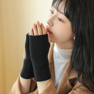 Women's Solid Half Finger Knit Gloves - Winter Warmth and Style