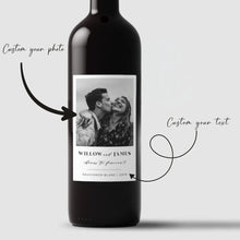 Load image into Gallery viewer, Custom Minimalist Wine Labels – Personalized Wedding Favors &amp; Gifts
